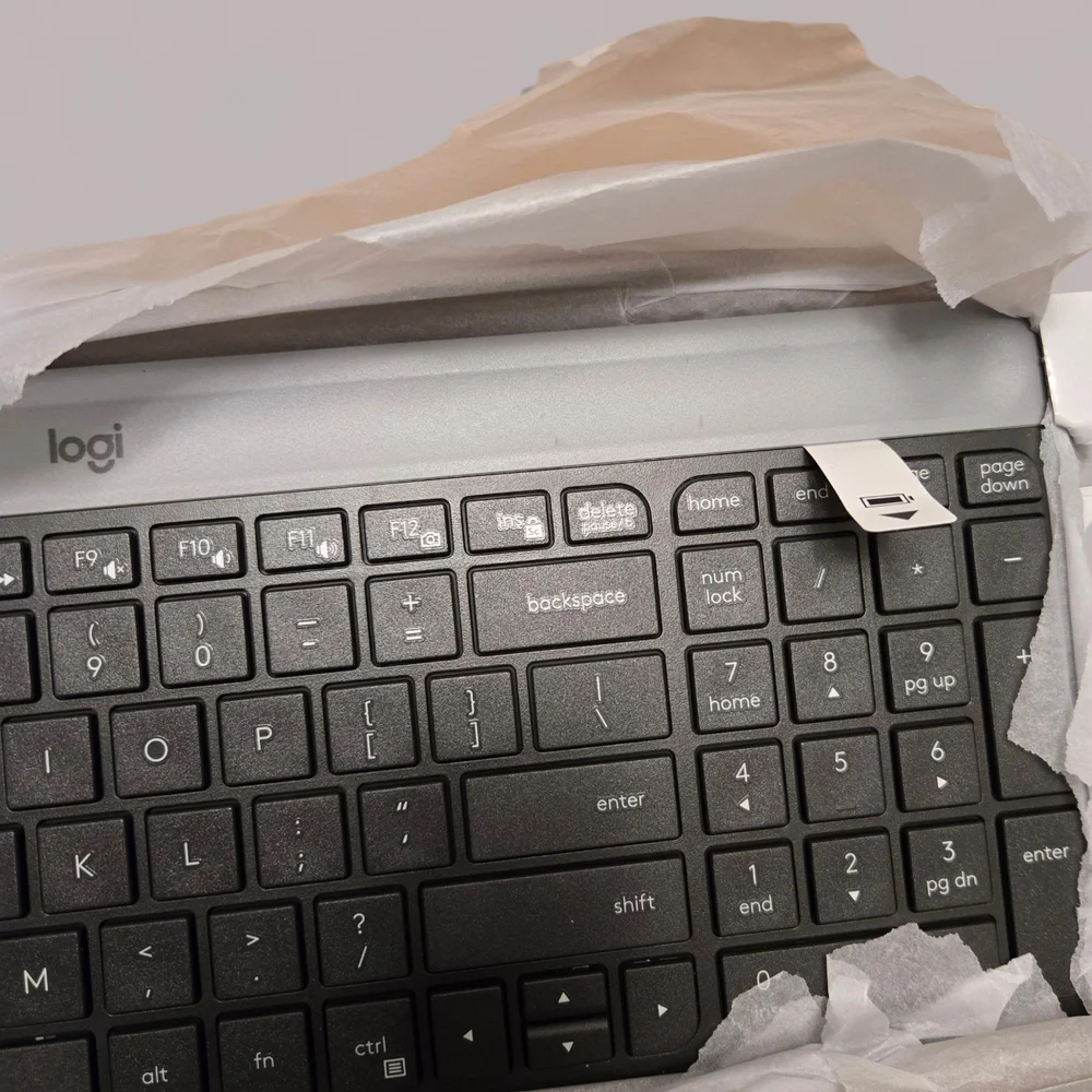 Logitech MK470 Slim Combo Wireless Keyboard and Mouse Set Ultra-Slim, Compact